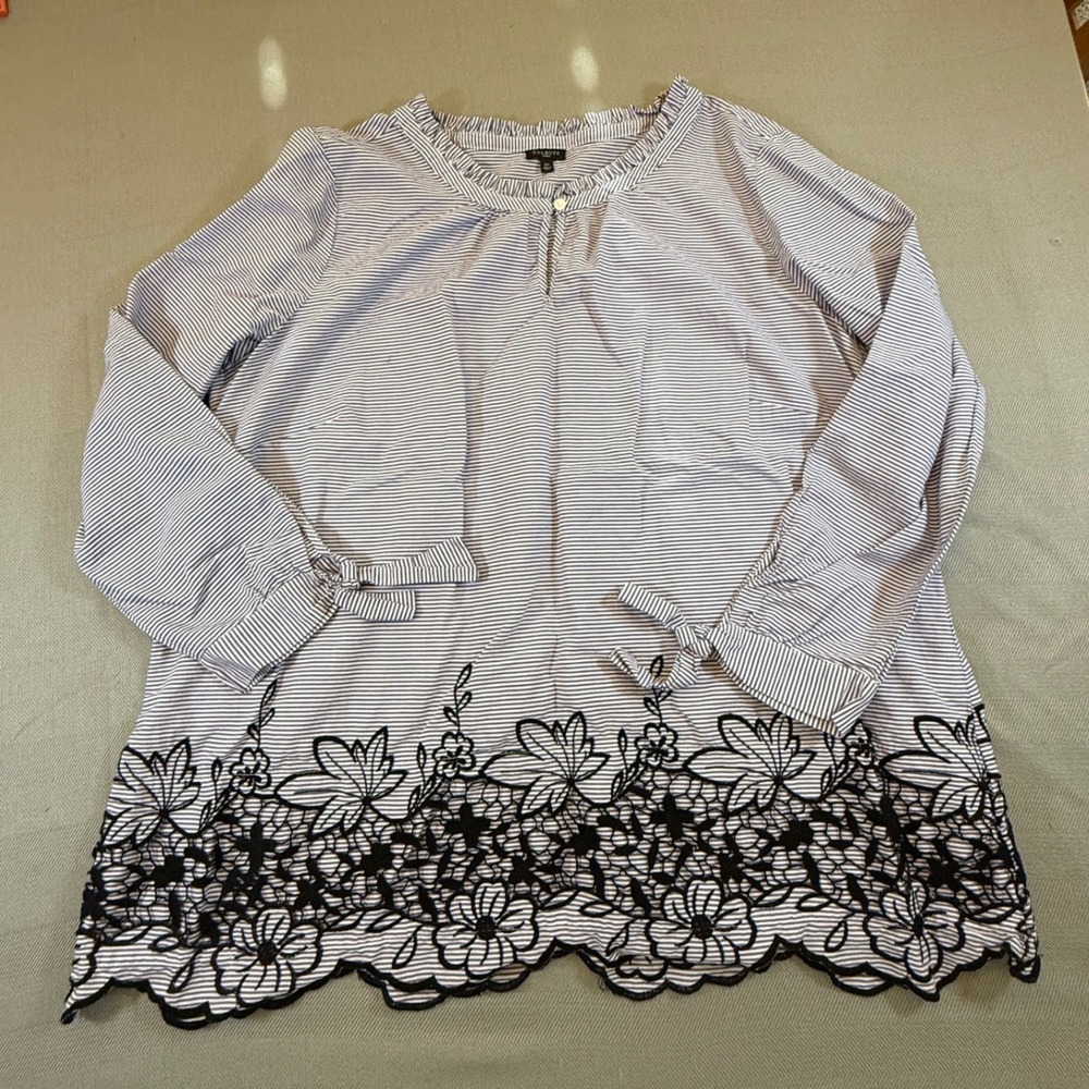 Talbots Woman 2X Blue White Stripe Floral Eyelet Lace Hem Tie Cuff Blouse 2502